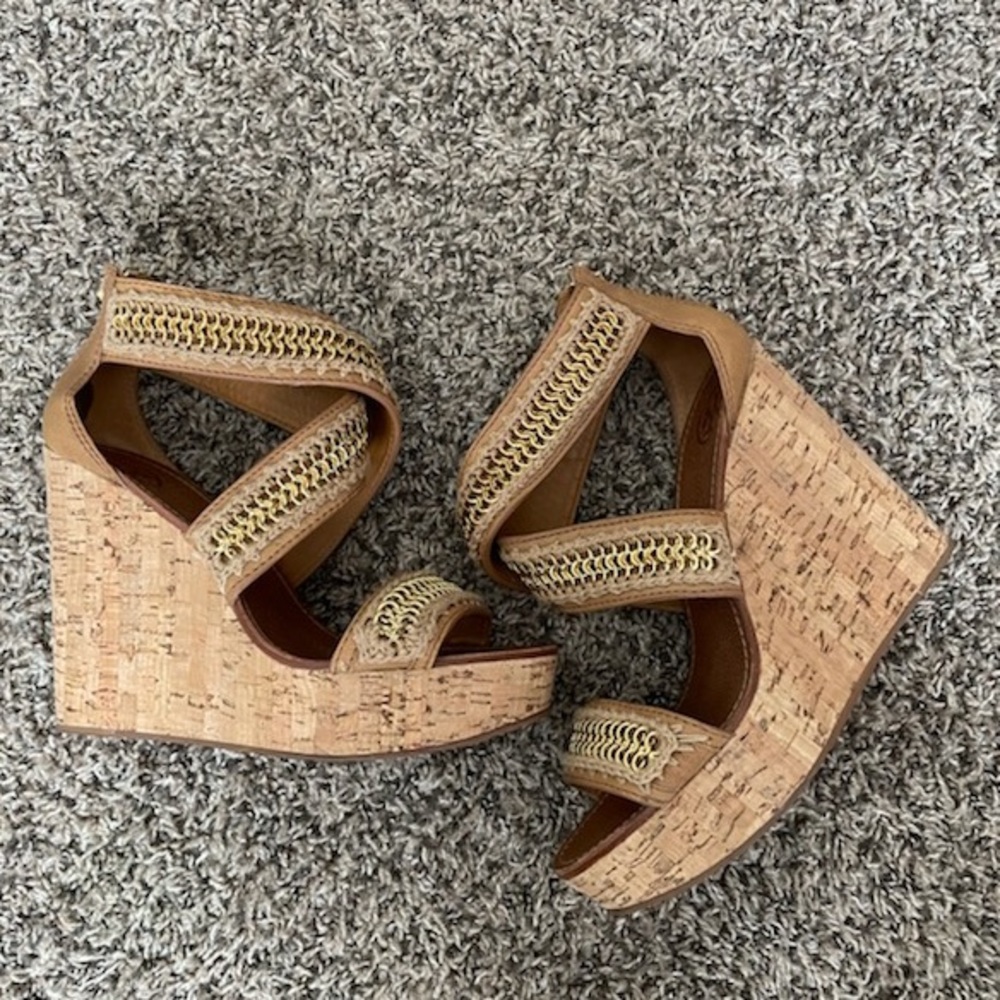 Tory Burch brown wedges 81/2 gold chain cross